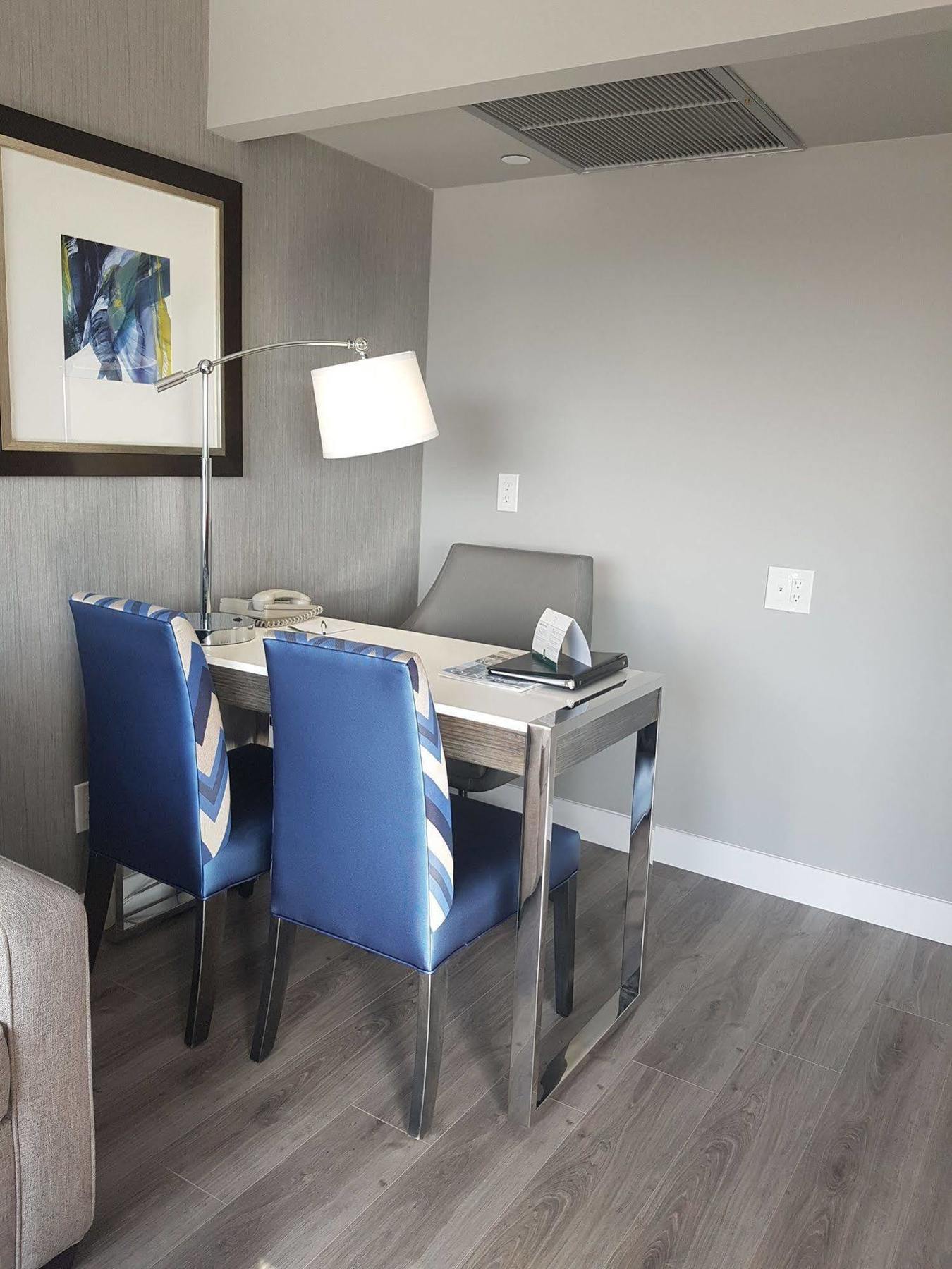 מיסיסאוגה Hotel Carlingview Toronto Airport מראה חיצוני תמונה