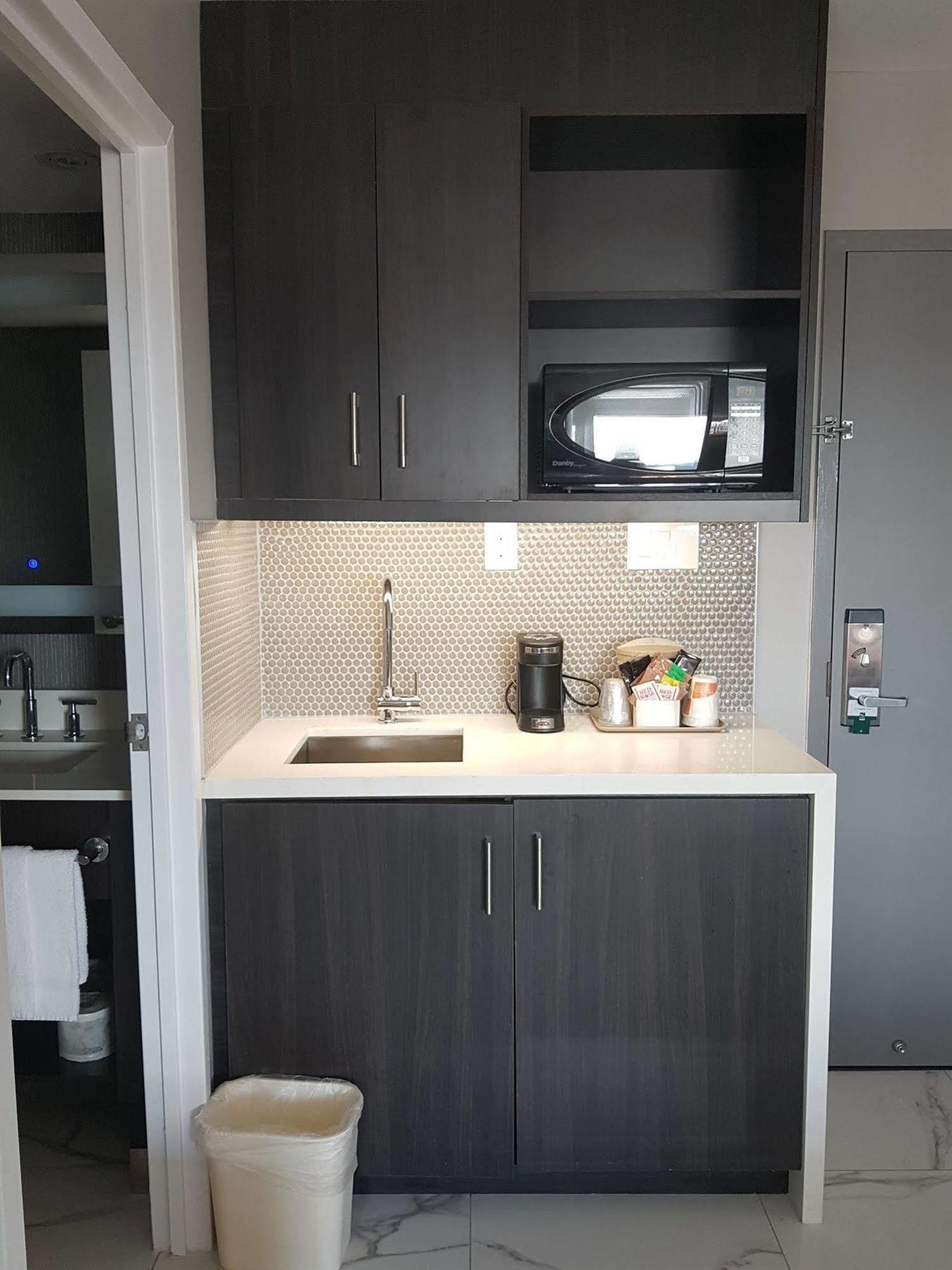 מיסיסאוגה Hotel Carlingview Toronto Airport מראה חיצוני תמונה