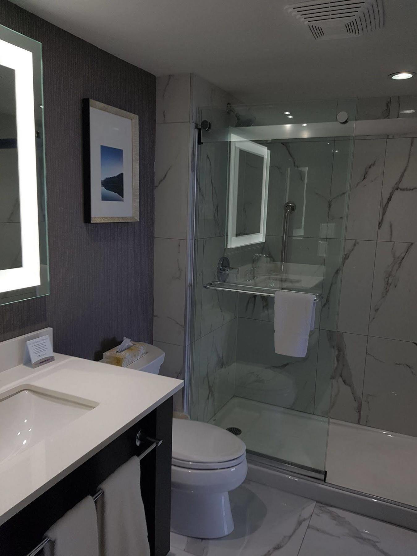 מיסיסאוגה Hotel Carlingview Toronto Airport מראה חיצוני תמונה
