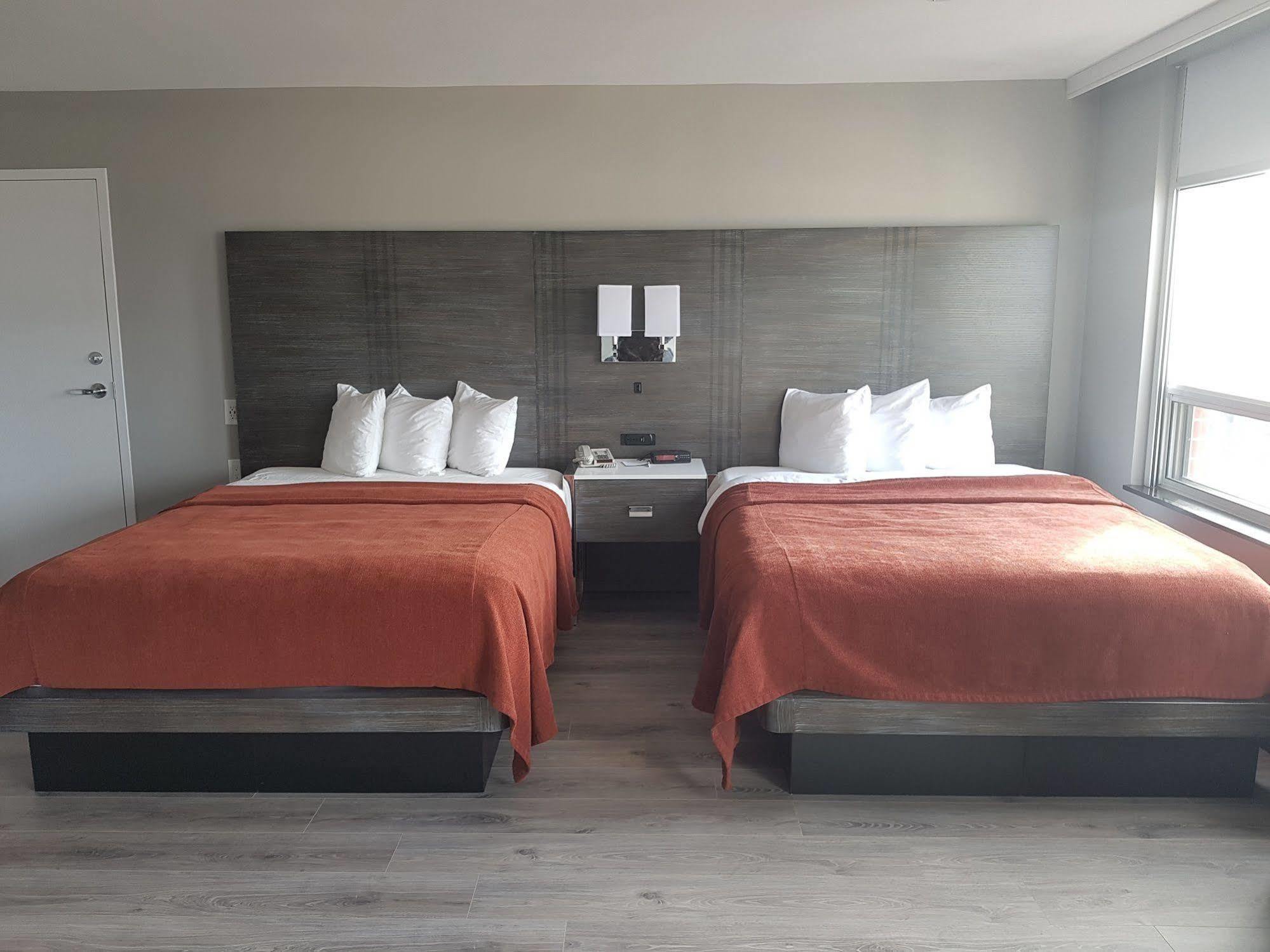 מיסיסאוגה Hotel Carlingview Toronto Airport מראה חיצוני תמונה